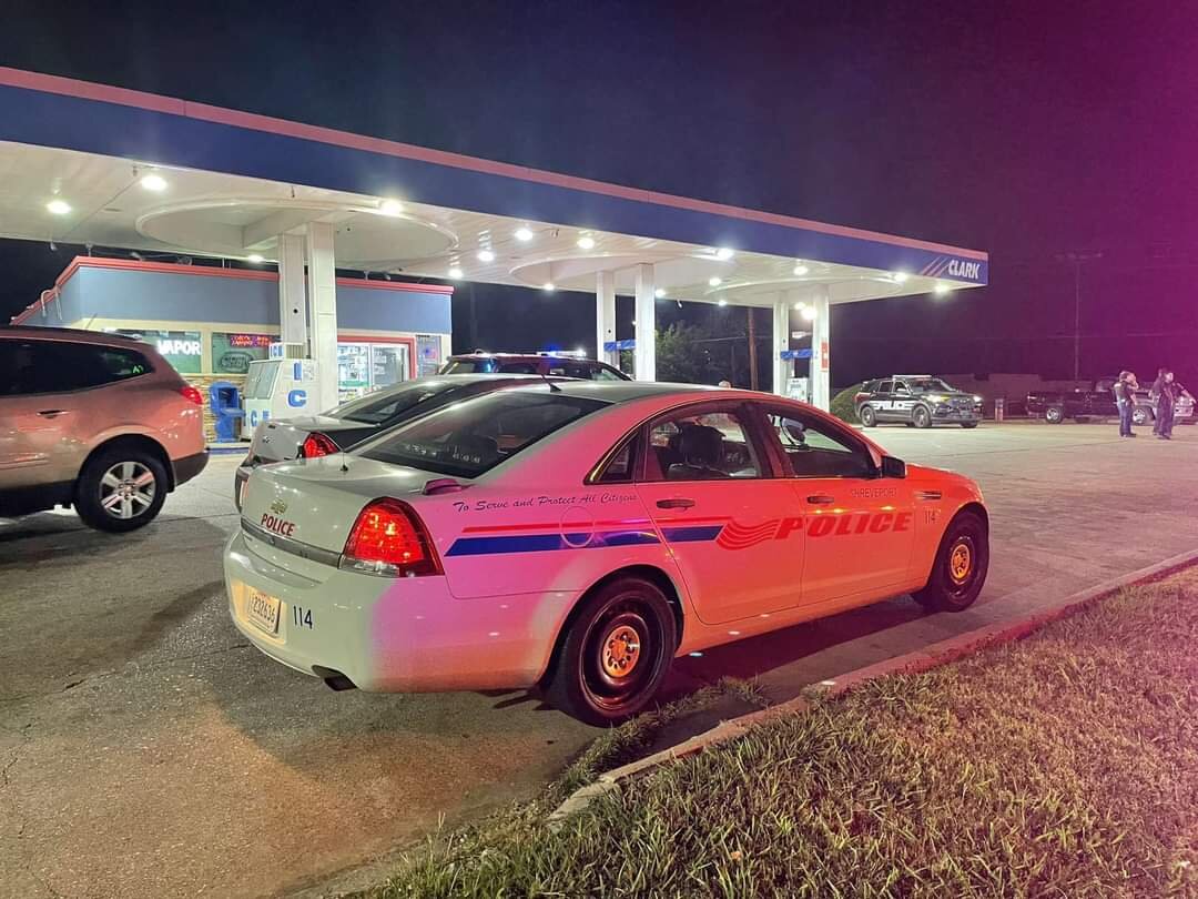 TIROTEO EN LA GASOLINERA CLARK DEJA A UN HOMBRE GRAVEMENTE HERIDO