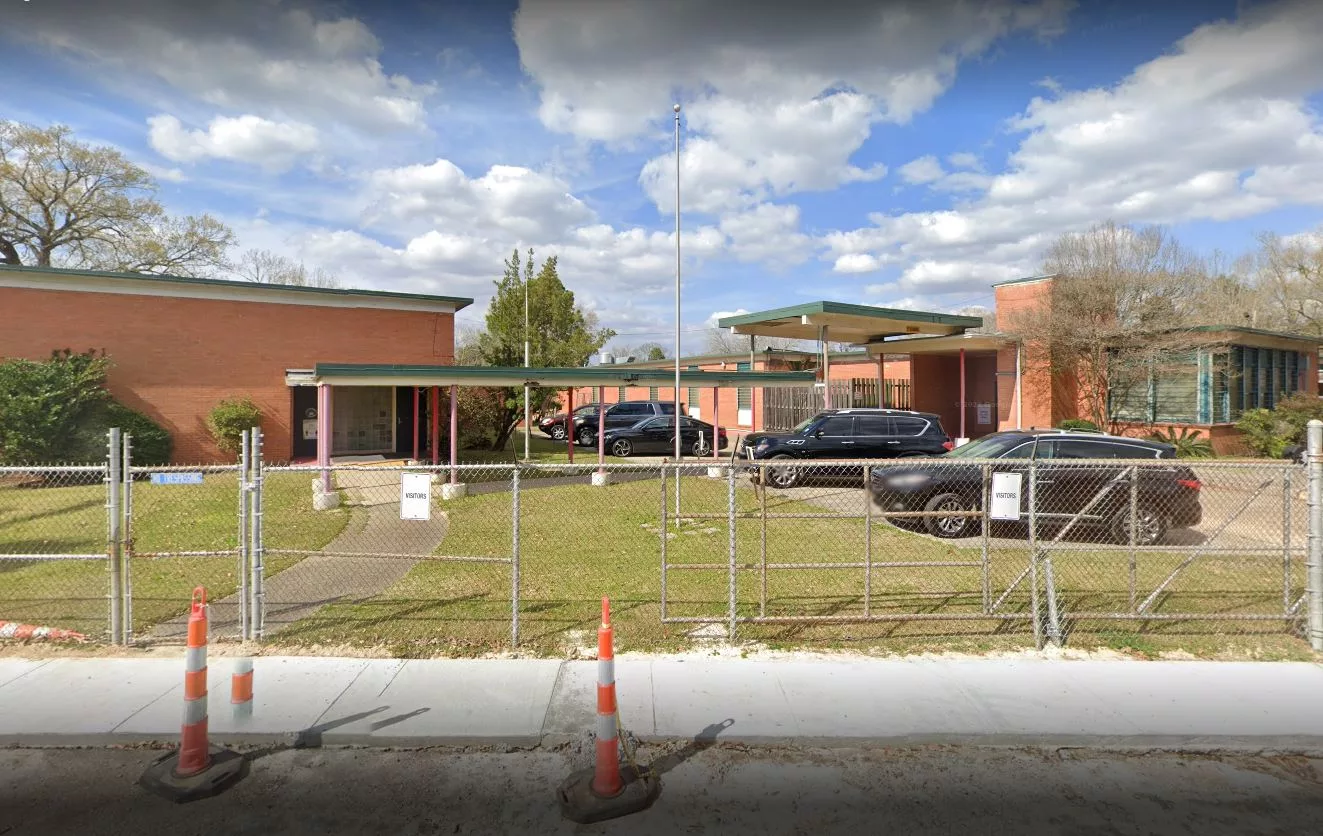 Pelea masiva en escuela de Baton Rouge: 12 arrestados