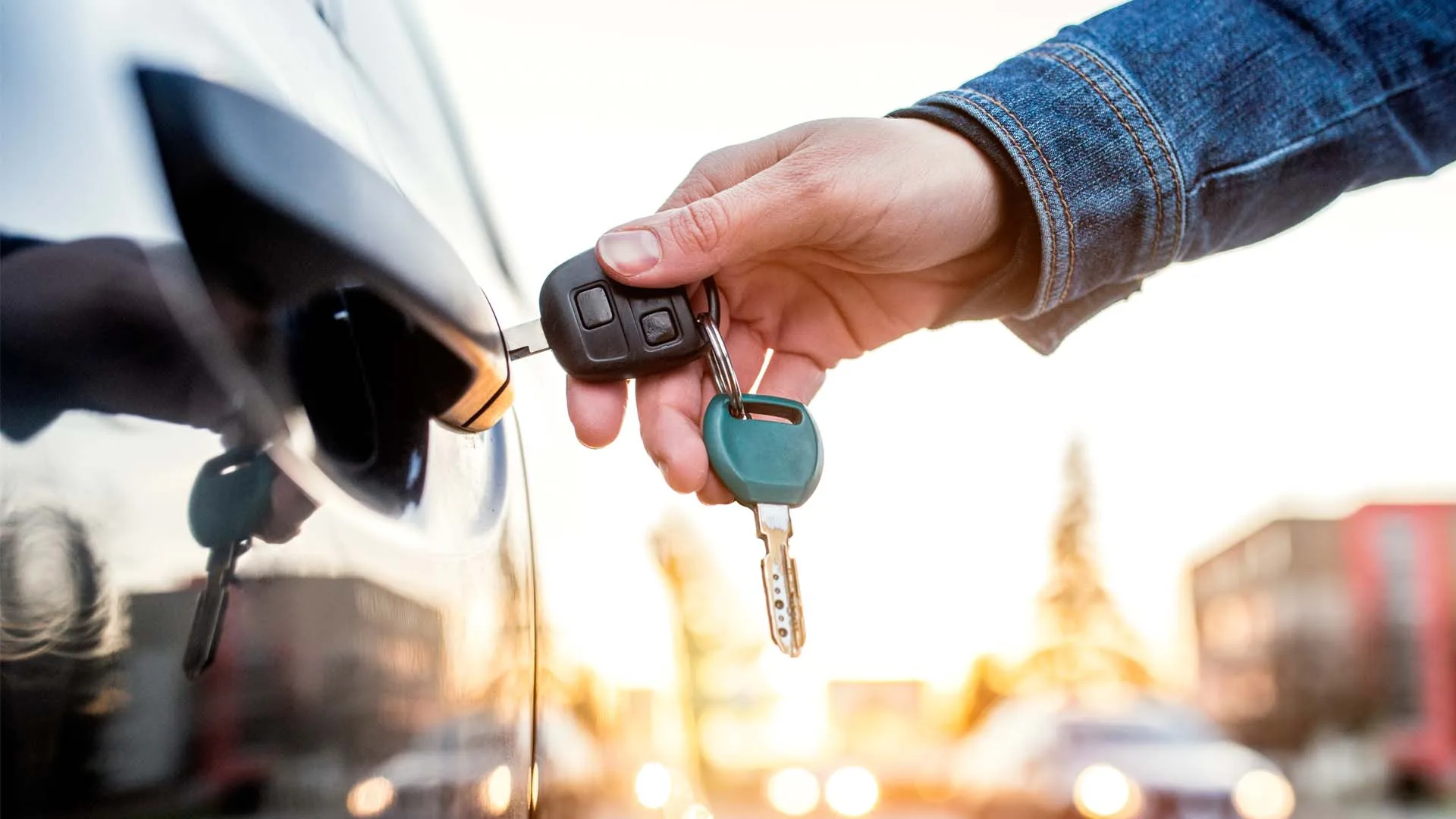 Aumento Significativo en las Tasas de Seguro de Automóvil: Comprendiendo los Factores y las Tendencias Futuras