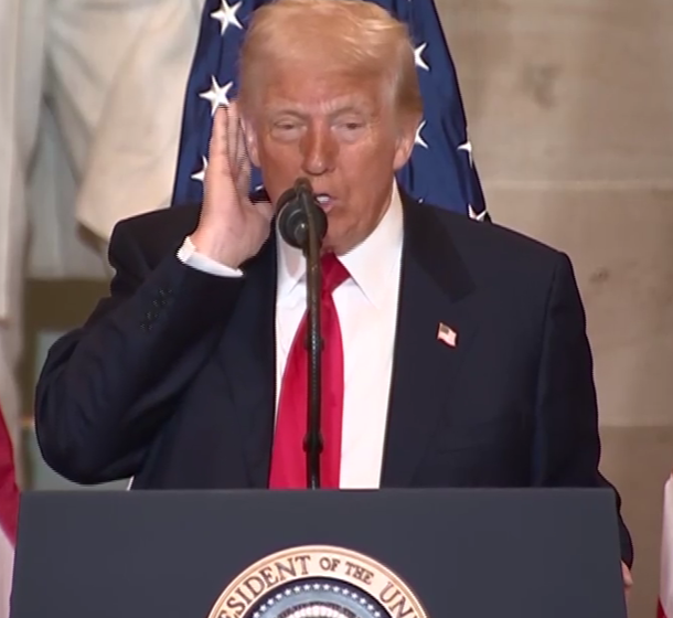 Trump celebra 100 días en Michigan, a pesar de los aranceles